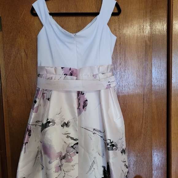 Le Chateau Dress  NWT - Picture 4 of 5